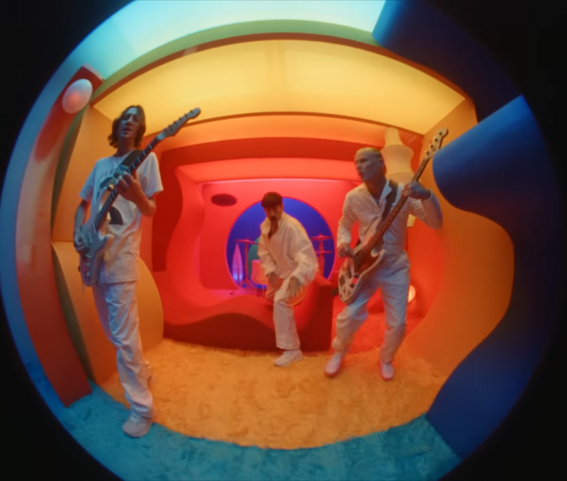 RED HOT CHILI PEPPERS сняли новое видео “Tippa My Tongue”